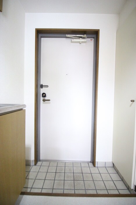 物件内観写真15　(玄関)