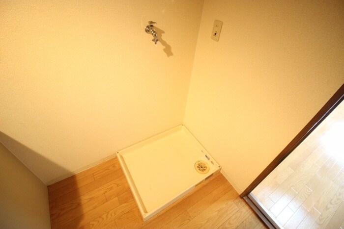 物件内観写真17　(洗濯機置場)