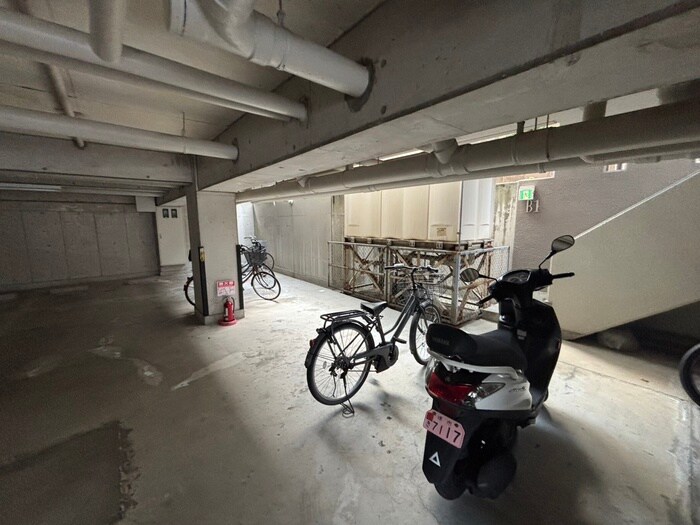 物件外観写真5　(駐輪場)