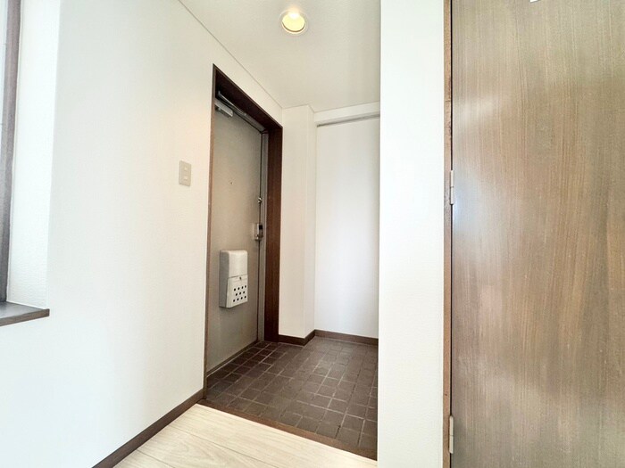 物件内観写真20　(玄関)