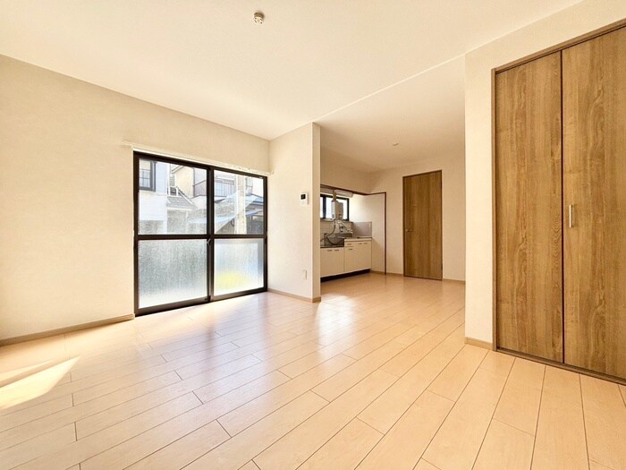 物件内観写真3　(居室)