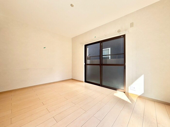 物件内観写真4　(居室)