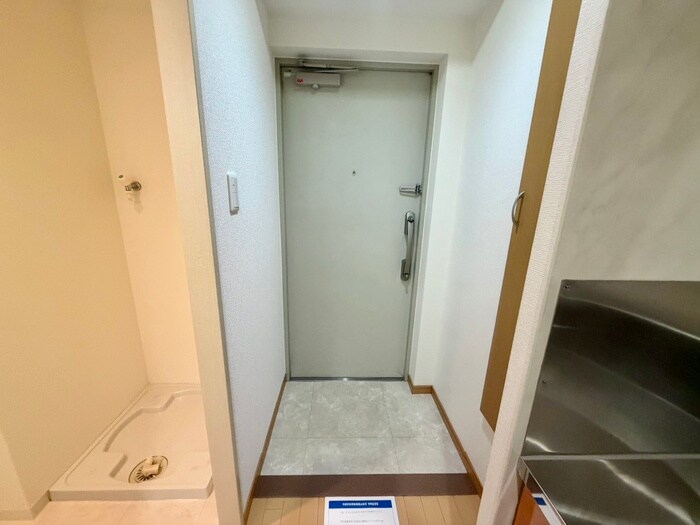 物件内観写真14　(玄関)