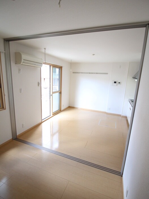 物件内観写真12　(居室)