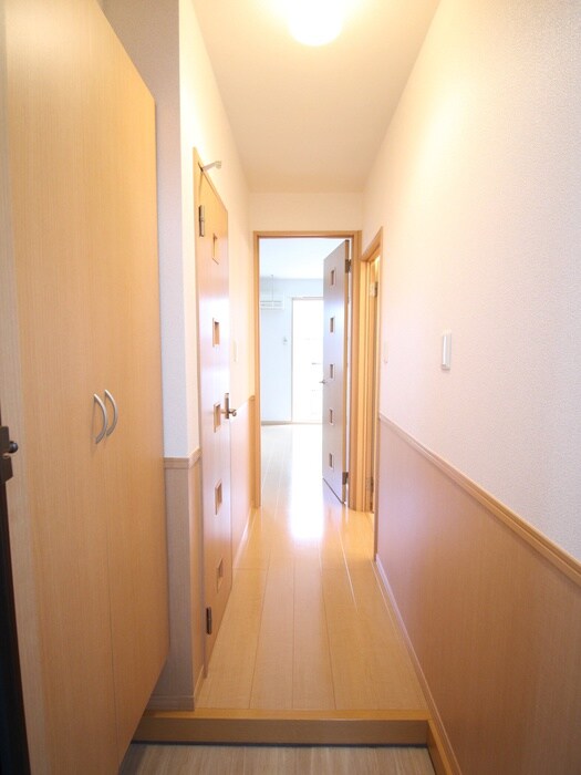 物件内観写真19　(廊下)