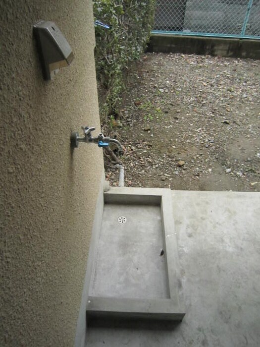 物件内観写真8　(洗濯機置場)