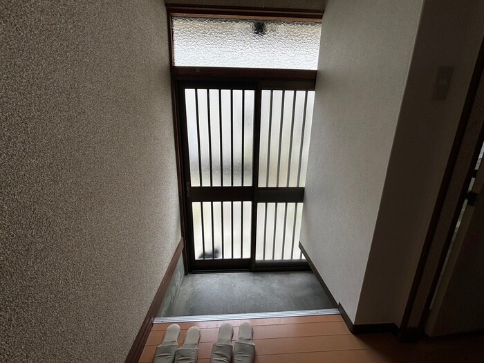 物件内観写真18　(玄関)