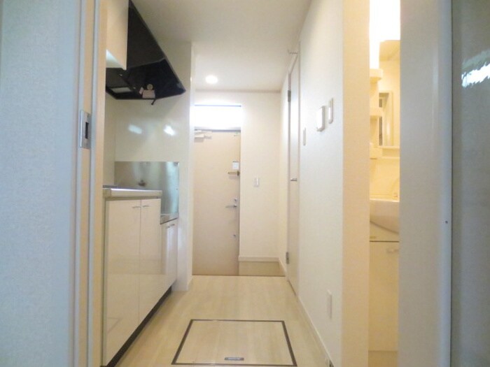 物件内観写真12　(廊下)