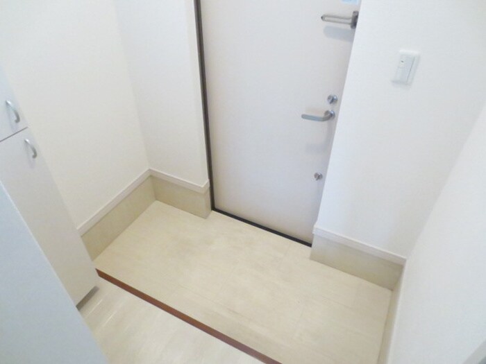 物件内観写真16　(玄関)