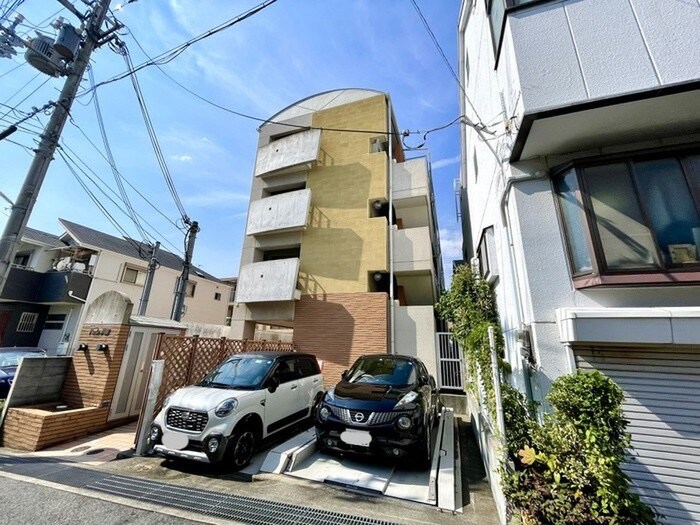 物件外観写真3　(駐車場)