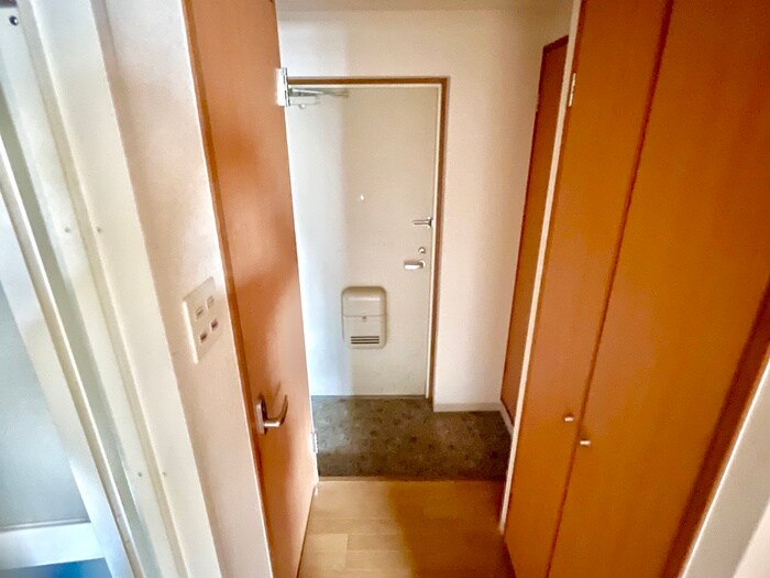 物件内観写真14　(玄関)