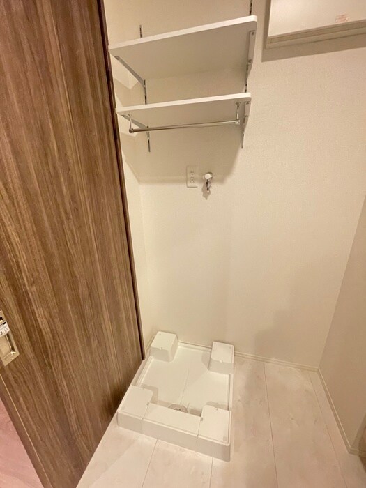 物件内観写真14　(洗濯機置場)