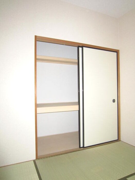 物件内観写真12　(収納)