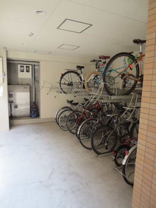 物件外観写真5　(駐輪場)