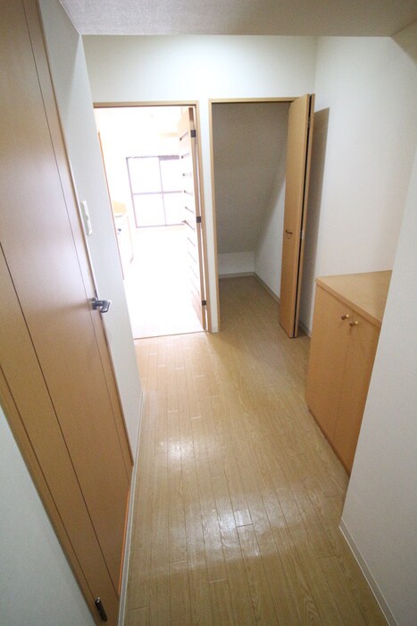 物件内観写真19　(廊下)