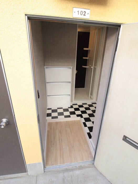 物件内観写真7　(玄関)