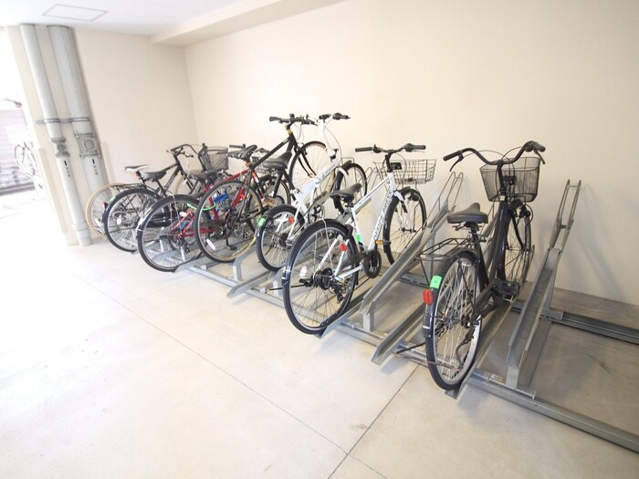 物件外観写真3　(駐輪場)