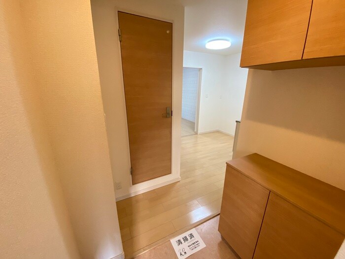 物件内観写真16　(廊下)