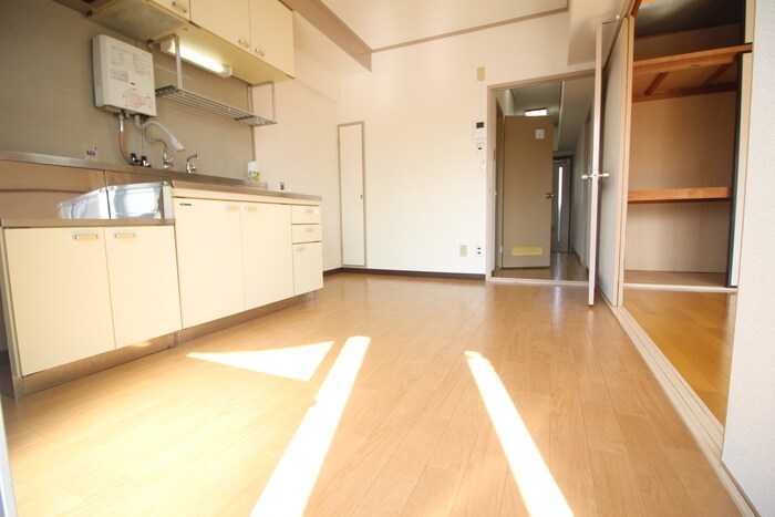 物件内観写真8　(居室)