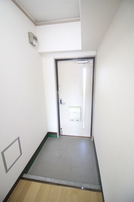 物件内観写真17　(玄関)