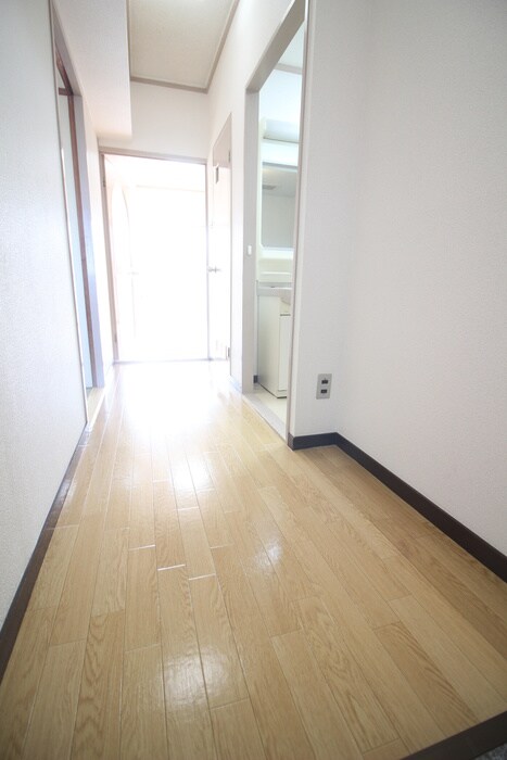 物件内観写真18　(廊下)