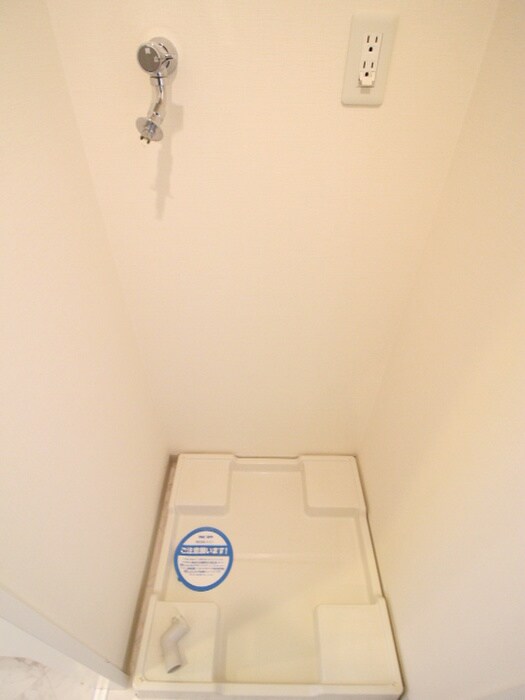 物件内観写真12　(洗濯機置場)