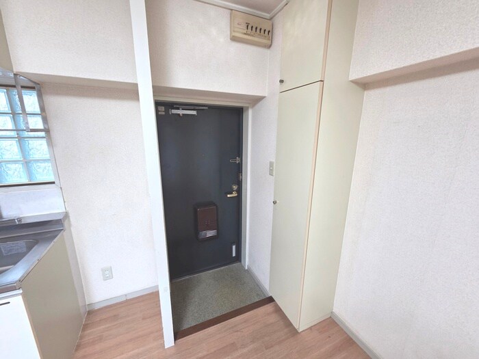 物件内観写真16　(玄関)