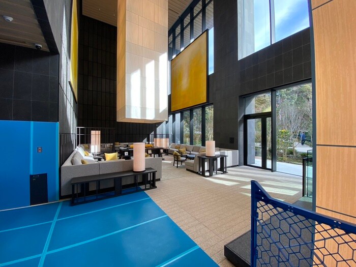 物件外観写真2　(エントランス部分)