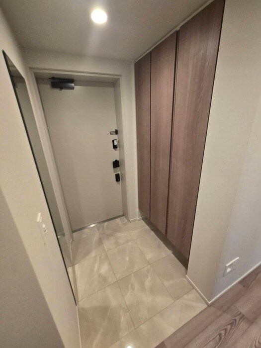 物件内観写真7　(玄関)