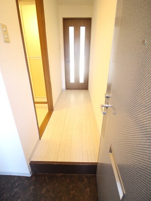 物件内観写真9　(玄関)