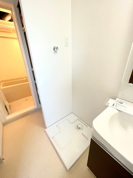 物件内観写真11　(洗濯機置場)