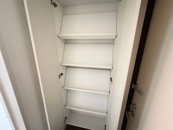 物件内観写真18　(靴箱)