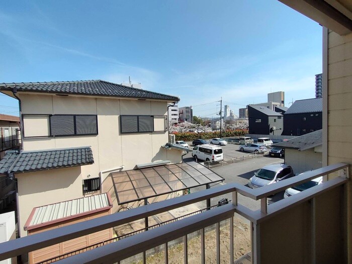 物件内観写真18　(室内からの展望)