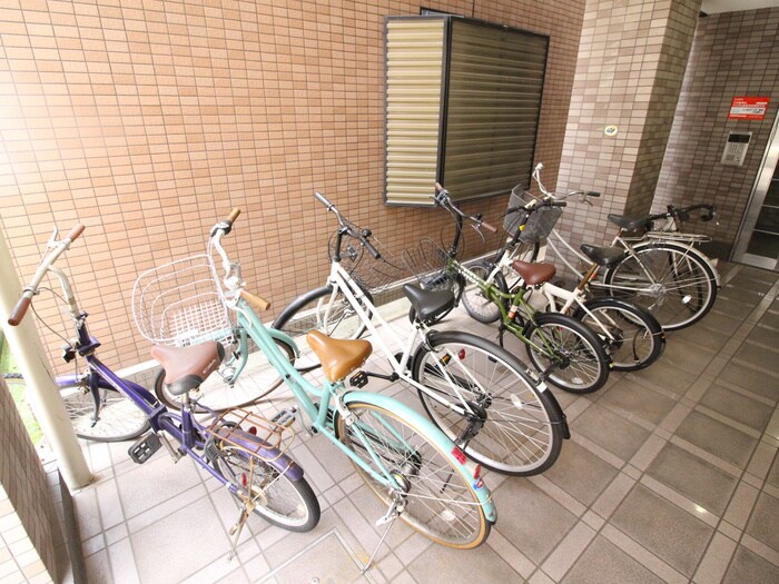 物件外観写真5　(駐輪場)