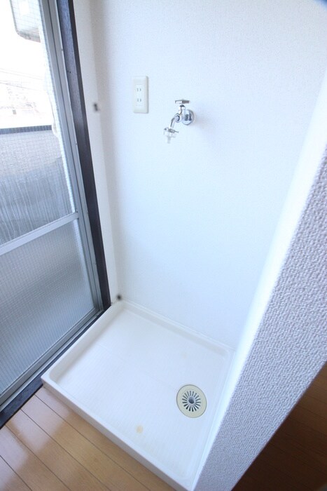 物件内観写真13　(洗濯機置場)