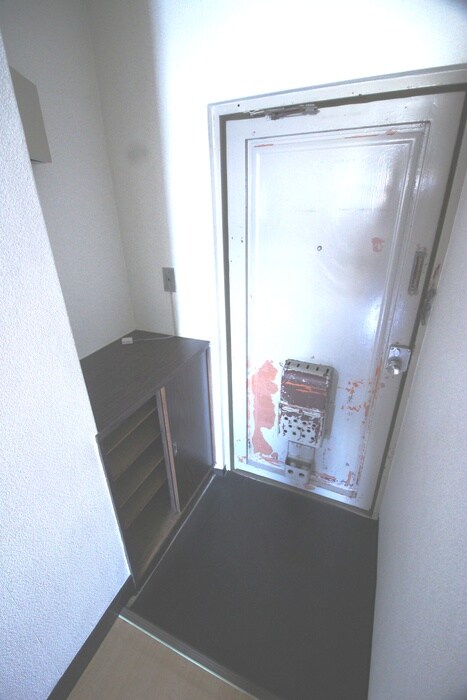 物件内観写真16　(玄関)