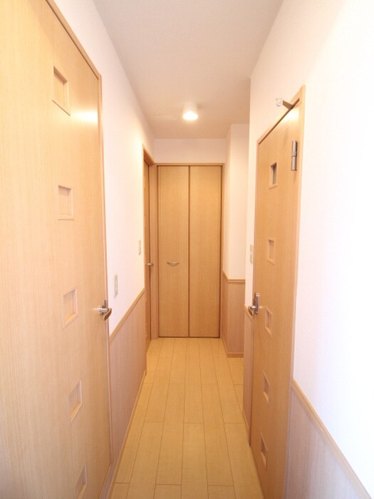 物件内観写真5　(廊下)