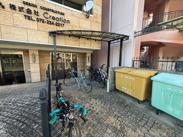 物件外観写真4　(駐輪場)