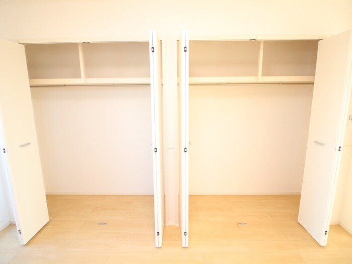 物件内観写真16　(収納)
