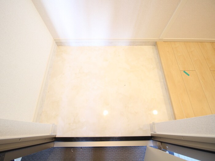 物件内観写真17　(玄関)