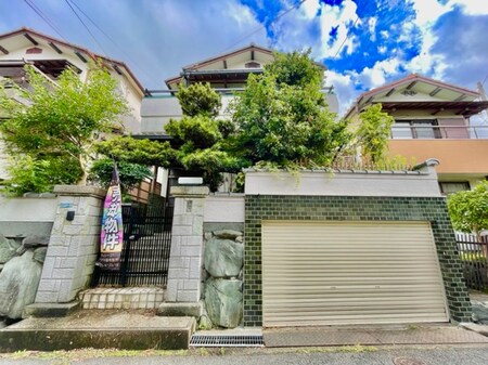 寝屋川市太秦緑が丘戸建外観写真