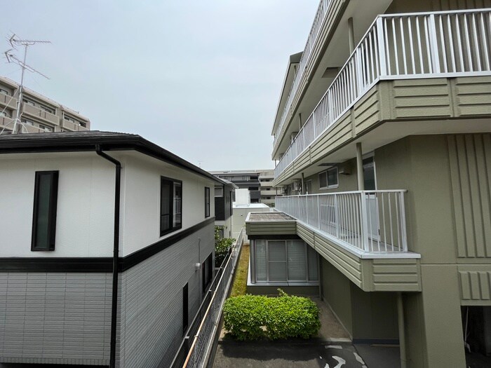 物件内観写真18　(室内からの展望)