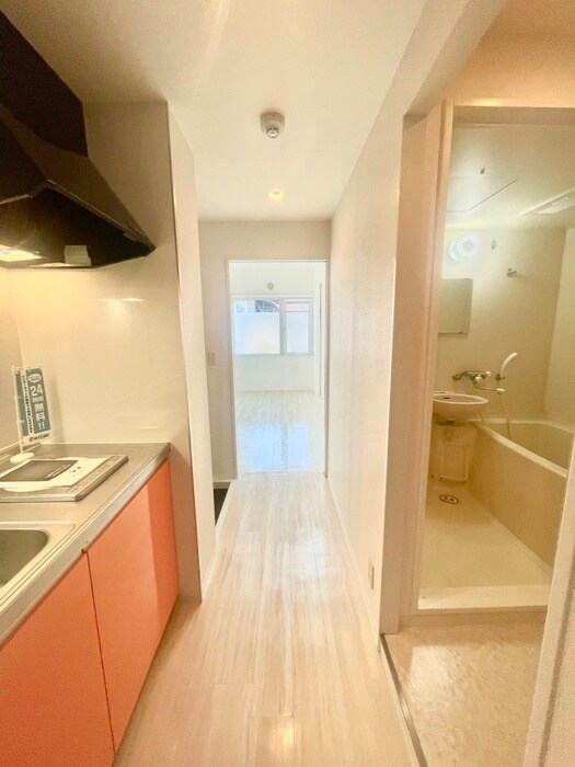 物件内観写真11　(廊下)