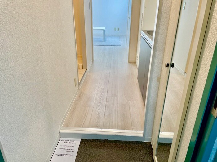 物件内観写真18　(廊下)