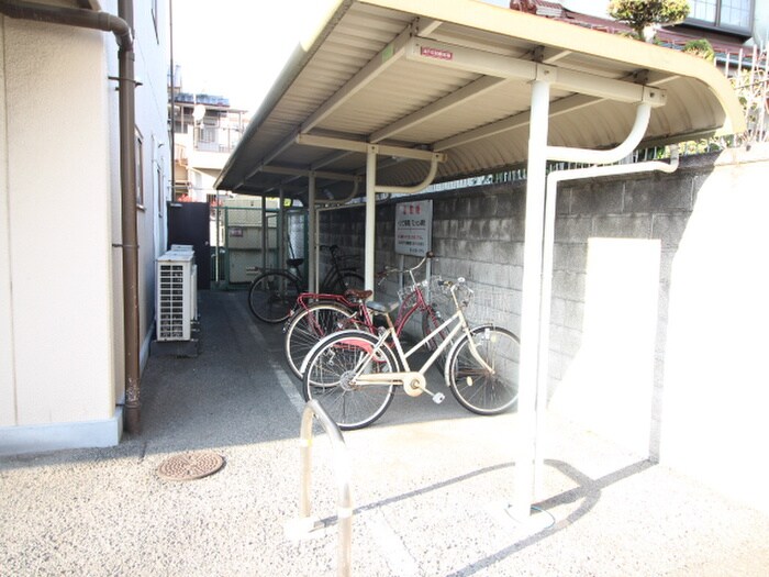 物件外観写真2　(駐輪場)