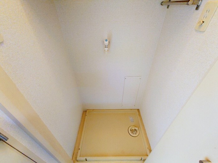 物件内観写真15　(洗濯機置場)
