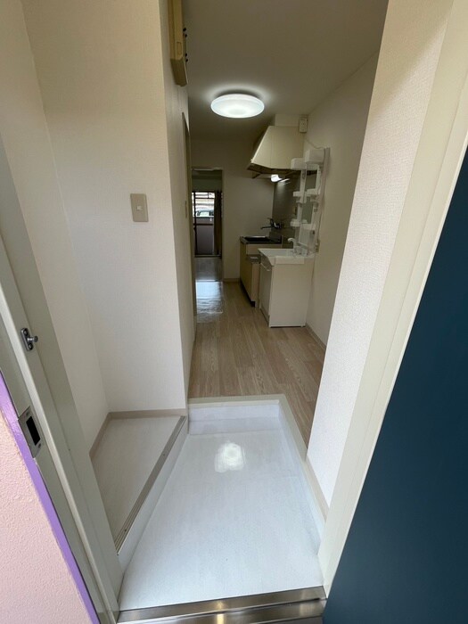 物件内観写真7　(玄関)