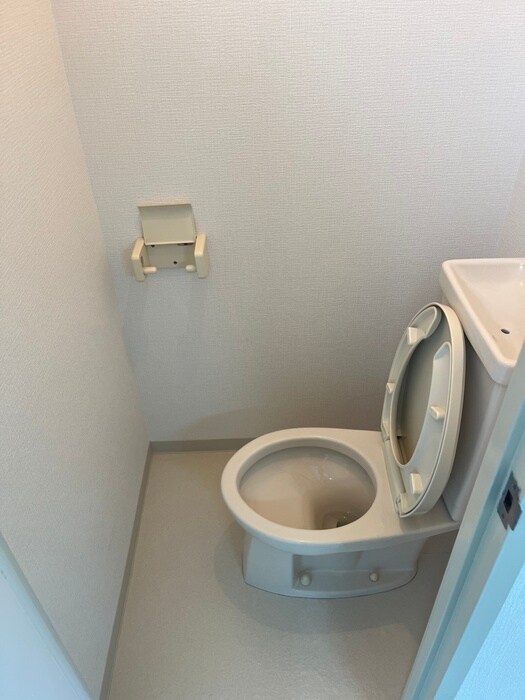 物件内観写真15　(トイレ)