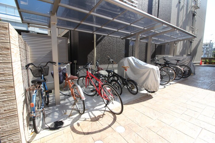 物件外観写真4　(駐輪場)