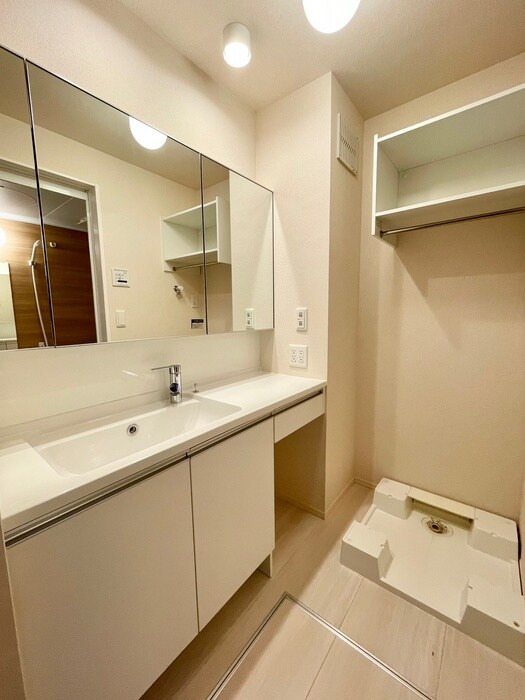 物件内観写真11　(洗面)